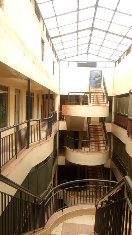 Ash White Hotel Ναϊρόμπι Εξωτερικό φωτογραφία