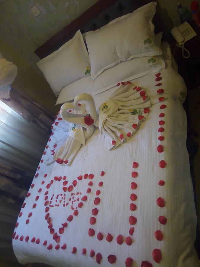 Ash White Hotel Ναϊρόμπι Εξωτερικό φωτογραφία