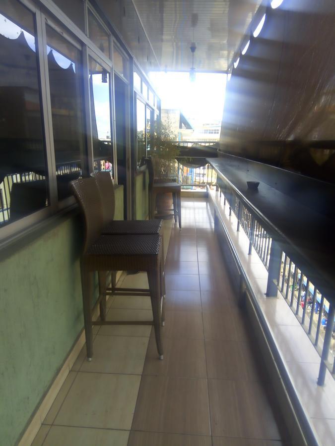 Ash White Hotel Ναϊρόμπι Εξωτερικό φωτογραφία